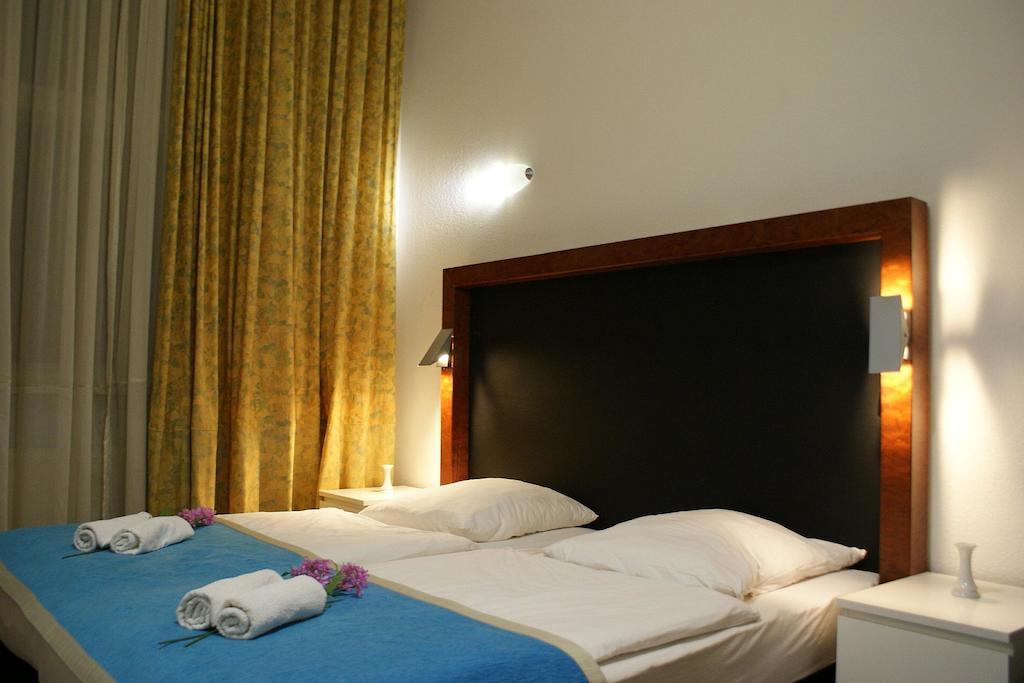 Hotel Garni Aaberna เบอร์ลิน ห้อง รูปภาพ