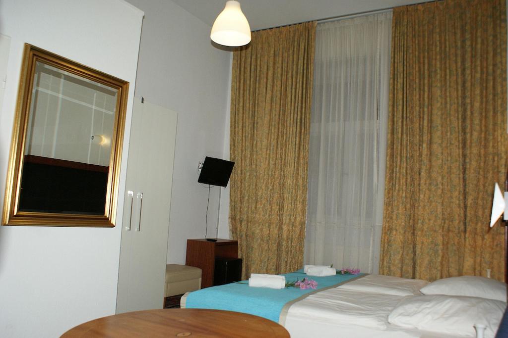 Hotel Garni Aaberna เบอร์ลิน ห้อง รูปภาพ